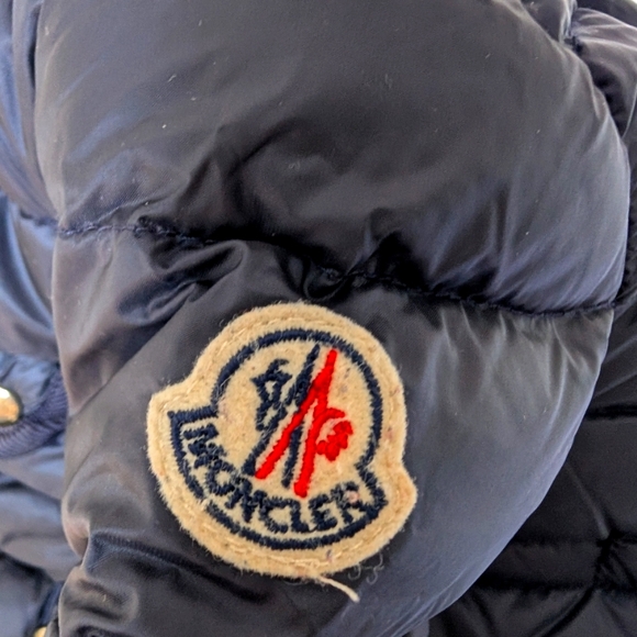 Moncler Navy Puffer Jacket with removable hood size 18-24 Months - Picture 11 of 15